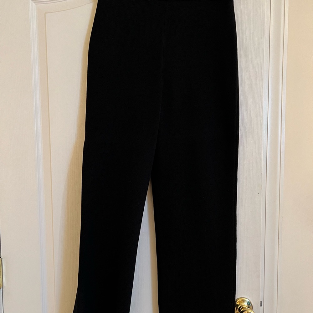 St John knit pants, size 6 (run large). Full leg for day or night.